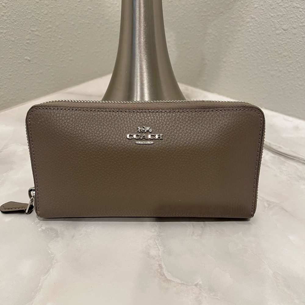 COACH LEATHER WALLET